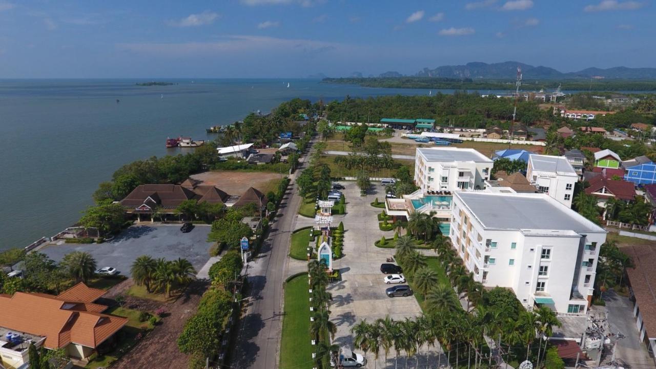 Resort Front Bay Krabi town